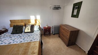 Casitas-7guests-pool-patio-bbq-parking-fireplace