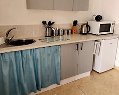 Casitas-7guests-pool-patio-bbq-parking-fireplace