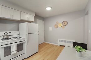 Modern & Comfortable 1BR Apt