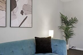 Modern & Comfortable 1BR Apt
