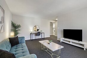 Modern & Comfortable 1BR Apt