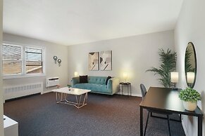 Modern & Comfortable 1BR Apt