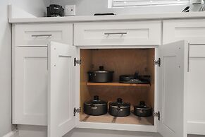 Modern & Comfortable 1BR Apt