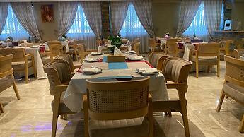 Heartland Hotel