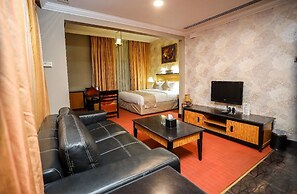CREEK GATE HOTEL