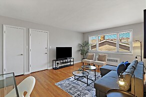Lovely & Furnished 2BR Apt