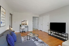 Lovely & Furnished 2BR Apt