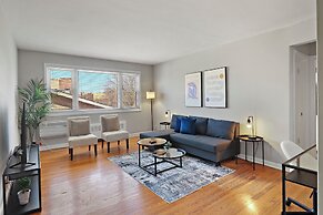 Lovely & Furnished 2BR Apt
