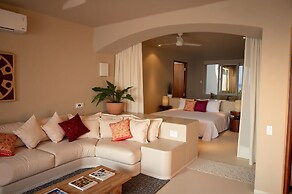 Punta Majahua by Property Rental Club