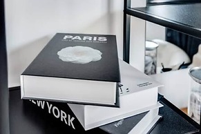 Stylish 4-br House With 3 Ensuite Free Parking