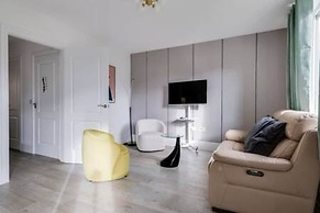 Stylish 4-br House With 3 Ensuite Free Parking