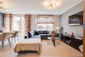 Stylish 4-br House - Free Parking Nice Garden