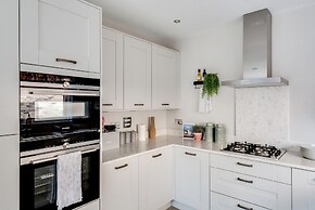 Stylish 4-br House - Free Parking Nice Garden