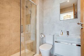 Stylish 4-br House - Free Parking Nice Garden