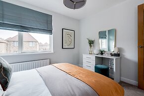 Stylish 4-br House - Free Parking Nice Garden