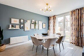 Stylish 4-br House - Free Parking Nice Garden