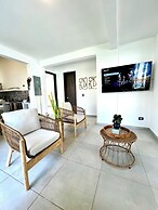 Oceanfront Villa in Amatecampo Beach