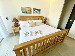 Oceanfront Villa in Amatecampo Beach