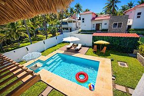 Oceanfront Villa in Amatecampo Beach