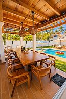 Oceanfront Villa in Amatecampo Beach