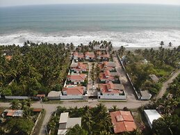 Oceanfront Villa in Amatecampo Beach