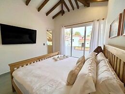 Oceanfront Villa in Amatecampo Beach