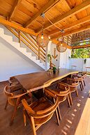 Oceanfront Villa in Amatecampo Beach