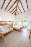 Oceanfront Villa in Amatecampo Beach