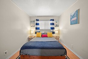 5 BR Jacuzzi 12 Mins to Disney Knotts