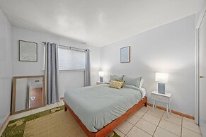 5 BR Jacuzzi 12 Mins to Disney Knotts