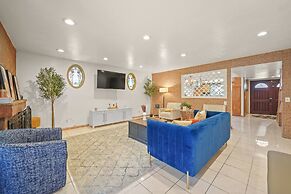 5 BR Jacuzzi 12 Mins to Disney Knotts