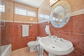 5 BR Jacuzzi 12 Mins to Disney Knotts