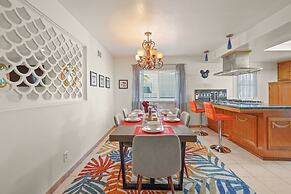 5 BR Jacuzzi 12 Mins to Disney Knotts