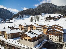 Apartment in Beaufort With Spa & Mountain Views