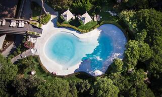 Modernes Studio mit Gemeinschaftlichen Pool