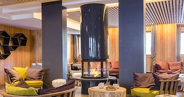 Apartment in Tignes With Slope Access & Spa