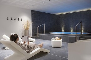 Apartment in Tignes With Slope Access & Spa