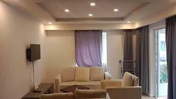 2 Bedroom Apartment With 2 Pools