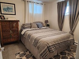 Saguenay-lac-saint-jean Getaway 3-bedroom Holiday Cottage With Garden 