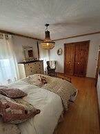 Saguenay-lac-saint-jean Getaway 3-bedroom Holiday Cottage With Garden 