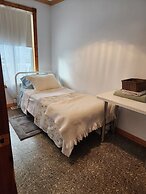 Saguenay-lac-saint-jean Getaway 3-bedroom Holiday Cottage With Garden 