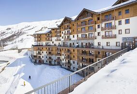 Apartment in Les Menuires With Spa & Ski Access