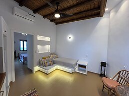 15th Cent. Katharsis Retreat Naxos Old T
