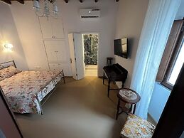 15th Cent. Katharsis Retreat Naxos Old T