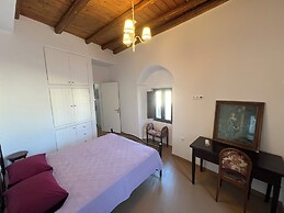 15th Cent. Katharsis Retreat Naxos Old T