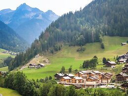 Apartment in Beaufort With Spa & Mountain Views