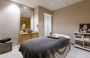 Apartment in Les Menuires With Spa Access