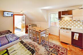Large Holiday Home With a Beautiful Garden