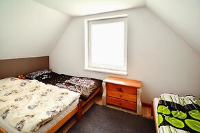Large Holiday Home With a Beautiful Garden