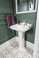 Nelly Daly's Barn - Sleeps 6 - Brand New - Parking